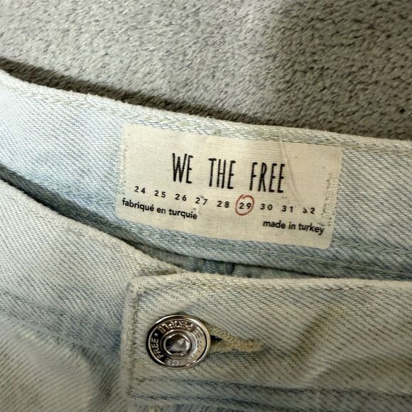 Free People We The Free Maggie Crop Jeans Sz 29 Lt Blue Distressed Raw Hem Boho - Picture 3 of 12